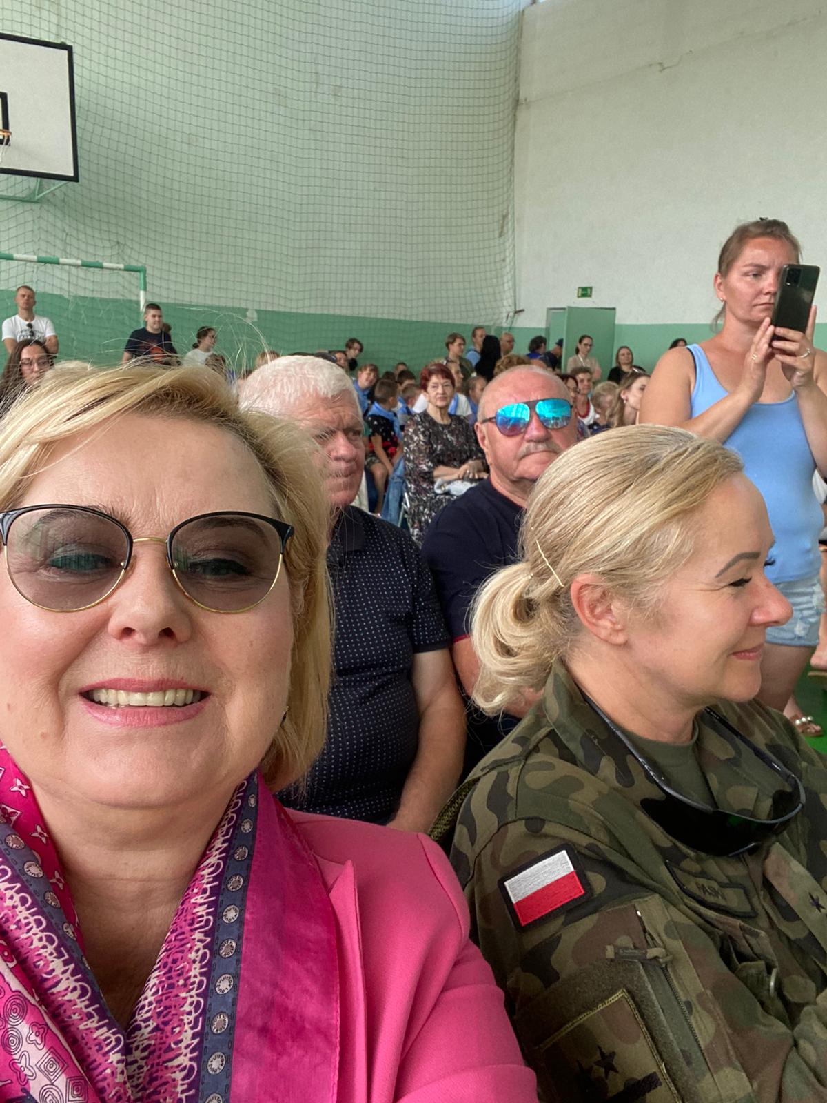 Dzie Dziecka 2023 Anna Wojciechowska Pose Na Sejm RP Dzie Dziecka 2023 Anna Wojciechowska Pose Na Sejm RP